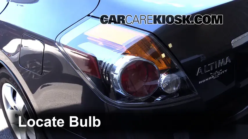 2009 Nissan Altima S 2.5L 4 Cyl. Sedan (4 Door) Lights